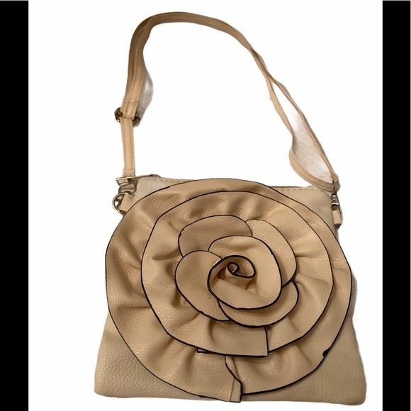 Adorable Flower Cross Body Bag - Picture 1 of 6